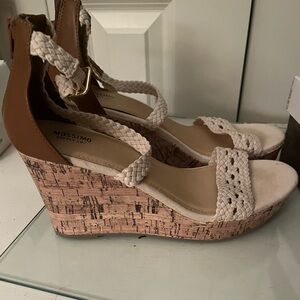 Pretty wedge sandal